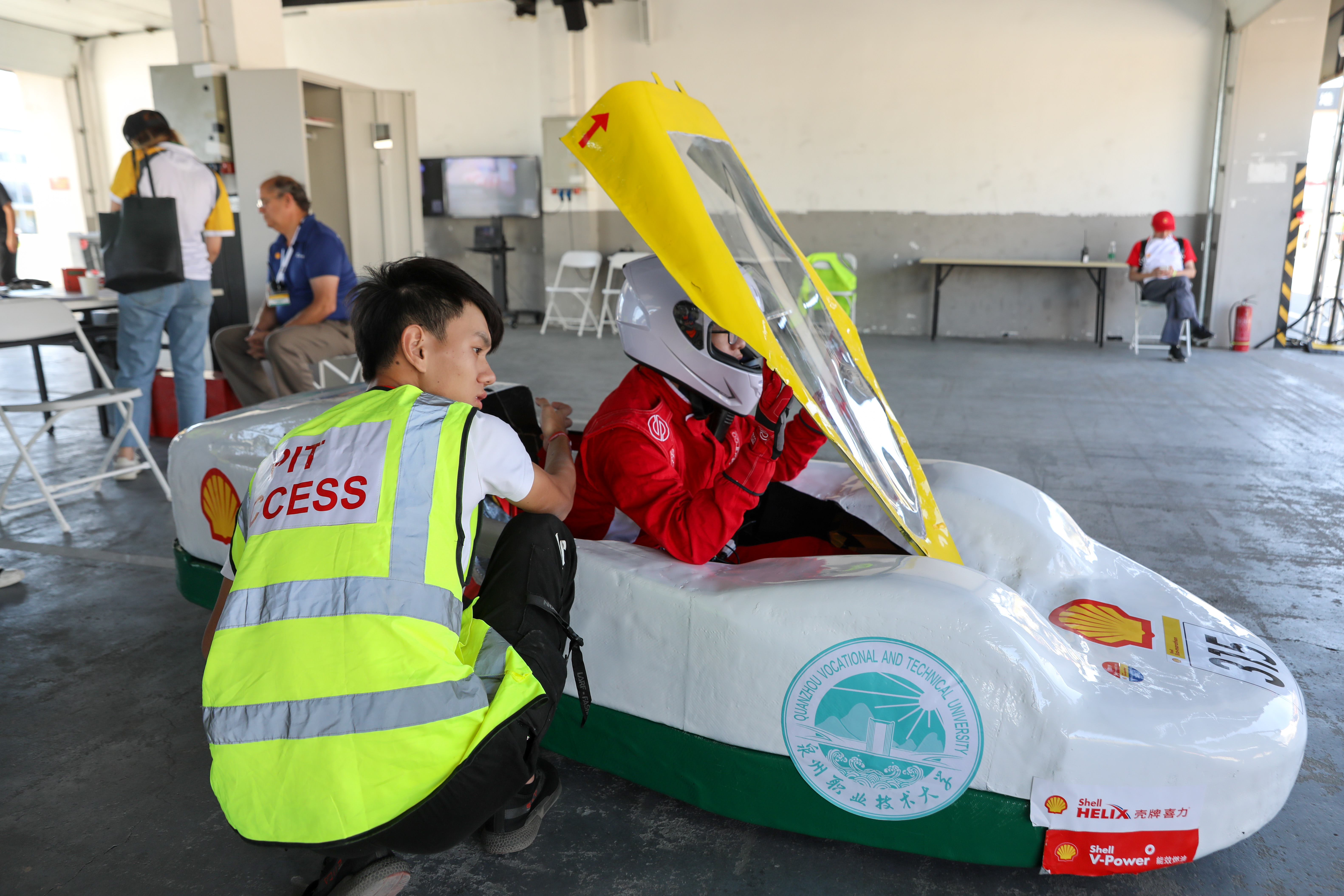 C12A2031.jpg C12A2031.jpg