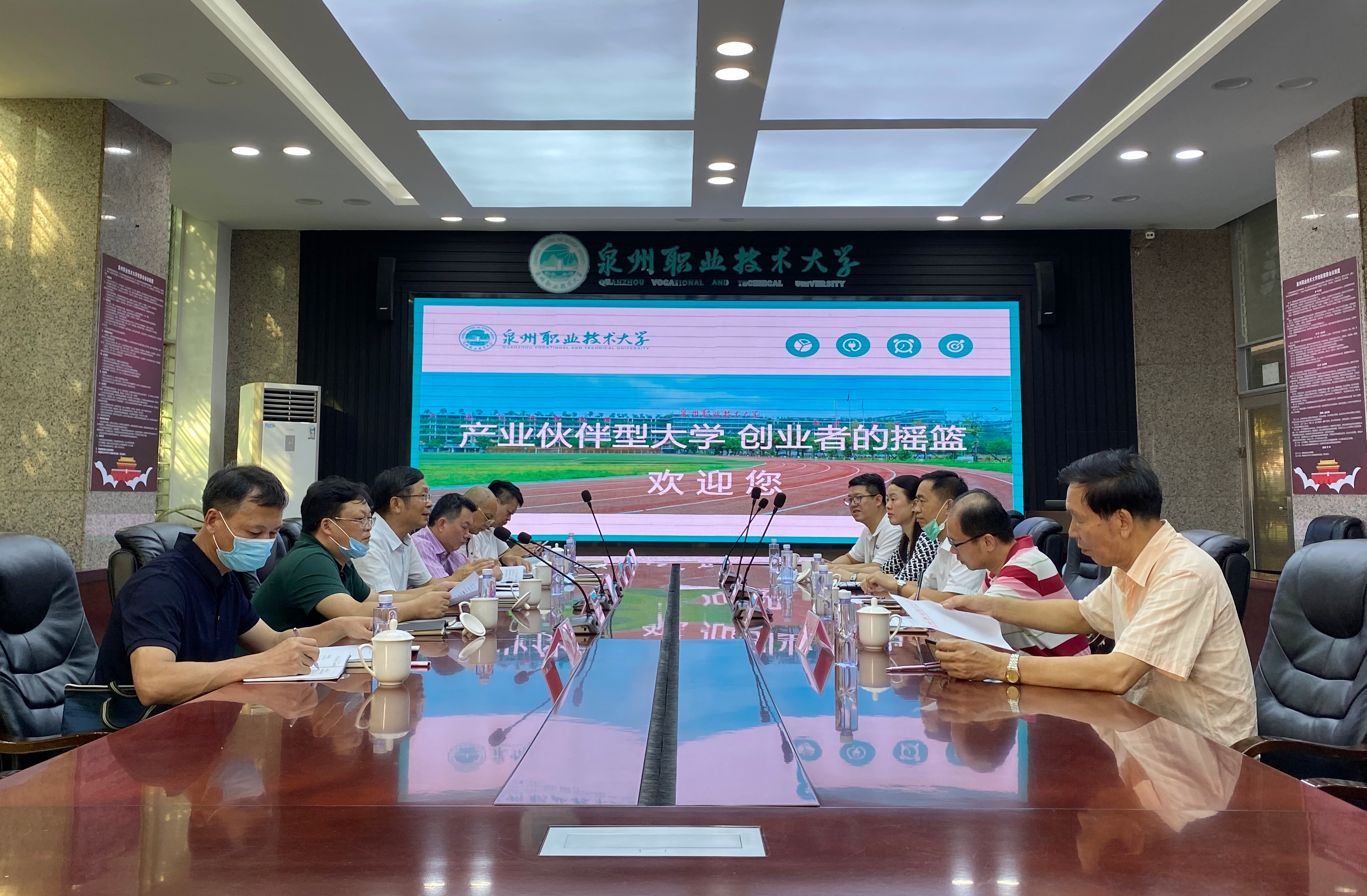 92fbd470f5f2e2ad3e1d6cefe8056be.jpg 92fbd470f5f2e2ad3e1d6cefe8056be.jpg