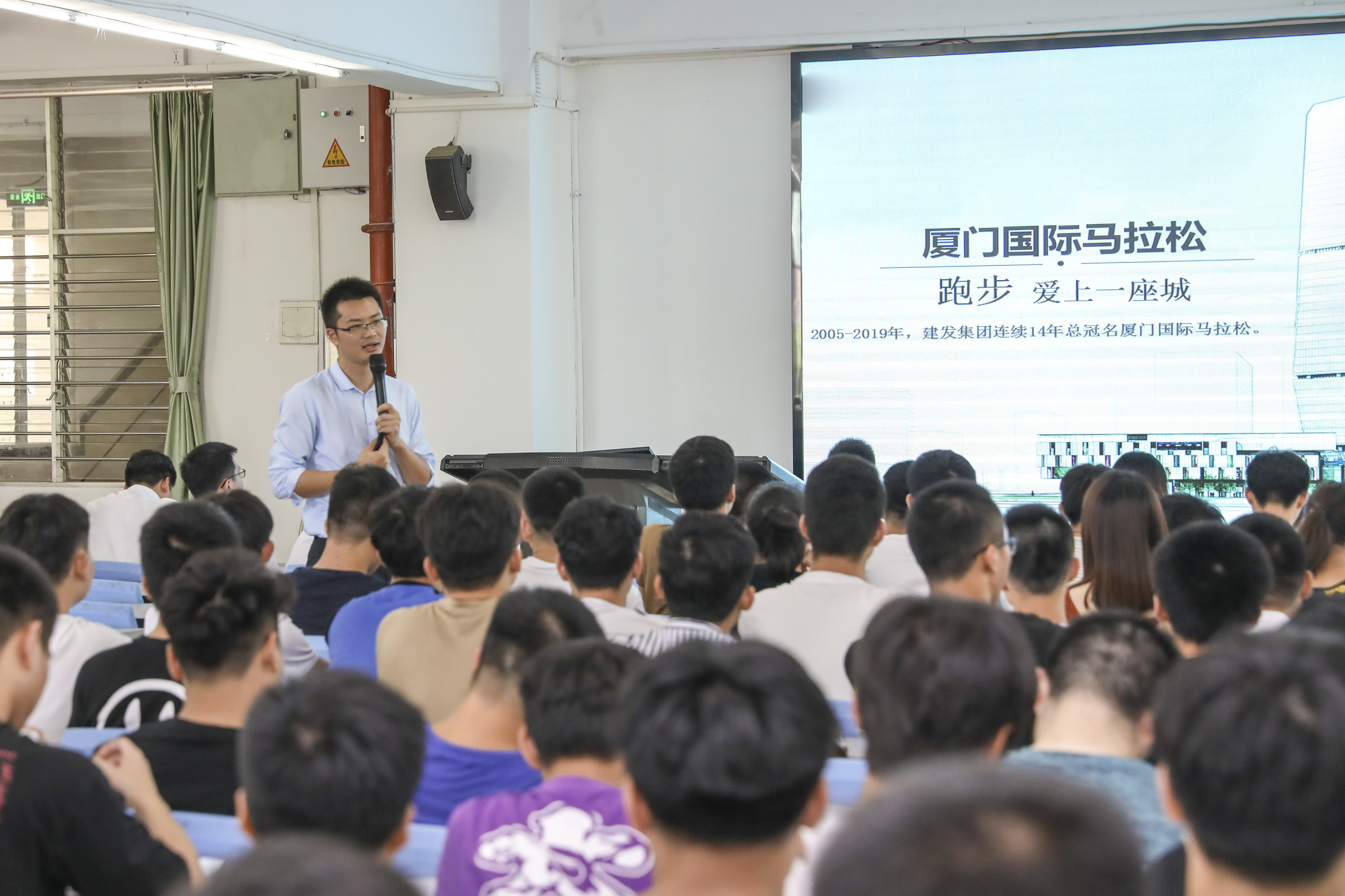 C12A0189.jpg C12A0189.jpg